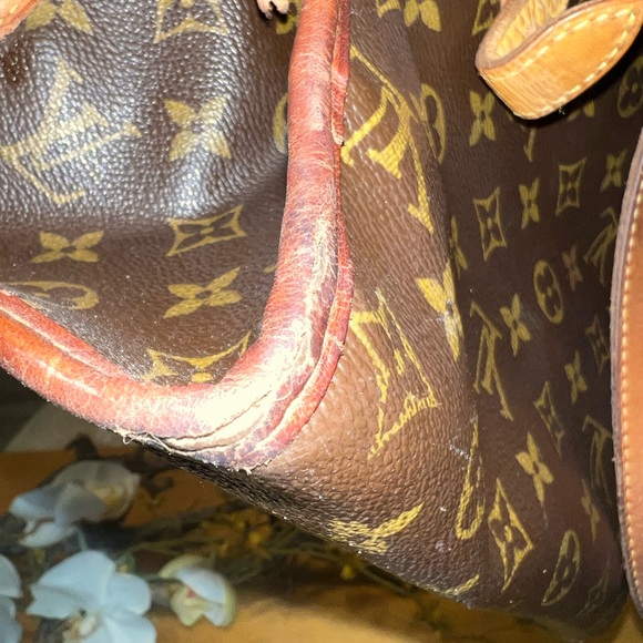 LV Authentic Poppincourt bag in great condition! - Picture 8 of 10